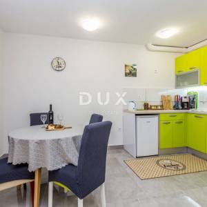 OTOK KRK, MALINSKA - Apartman sa okućnicom i parkingom