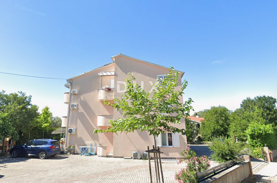 OTOK KRK, MALINSKA - Apartman sa okućnicom i parkingom