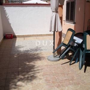OTOK KRK, OMIŠALJ - Apartman 77 m2 sa terasom i vrtom