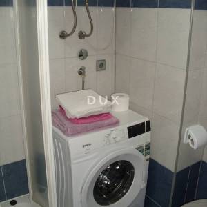 OTOK KRK, OMIŠALJ - Apartman 77 m2 sa terasom i vrtom