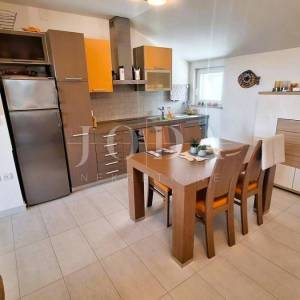 Otok Krk! Prostrani apartman 100 m do mora! 