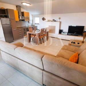 Otok Krk! Prostrani apartman 100 m do mora! 