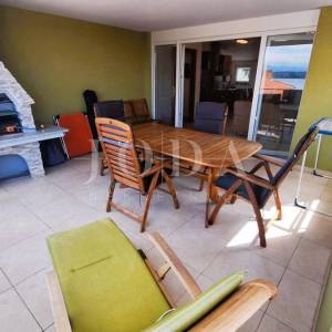 Otok Krk! Prostrani apartman 100 m do mora! 
