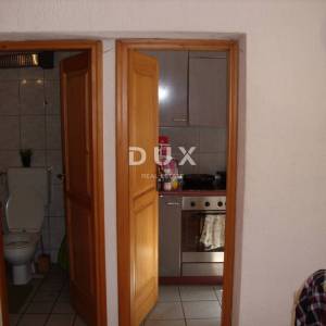 OTOK KRK, PUNAT - Kuća sa 2 apartmana 150 m od mora