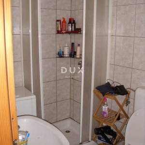 OTOK KRK, PUNAT - Kuća sa 2 apartmana 150 m od mora