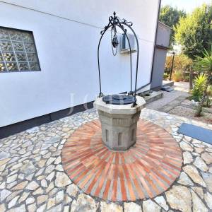 Otok Krk - Samostojeća kuća s lijepom okućnicom