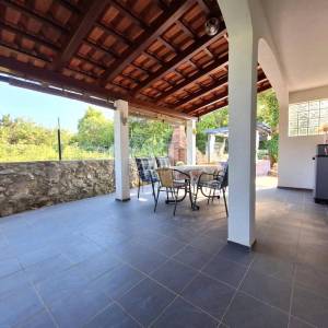 Otok Krk - Samostojeća kuća s lijepom okućnicom