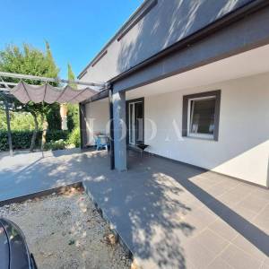 Otok Krk - Samostojeća kuća s lijepom okućnicom