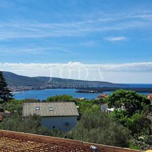 Otok Krk - villa s prekrasnim pogledom i bazenom