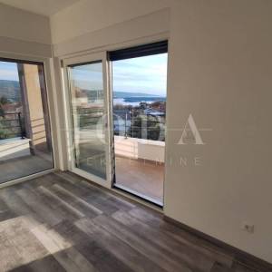 Otok Krk - villa s prekrasnim pogledom i bazenom