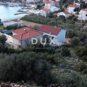 OTOK PAG, JAKIŠNICA - luksuzni 2s+db stan na top lokaciji
