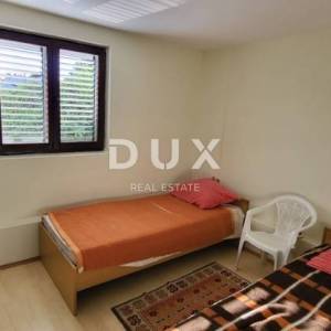 OTOK PAG, KOŠLJUN - obiteljska kuća uz more