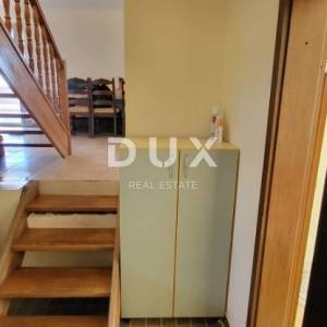 OTOK PAG, KOŠLJUN - obiteljska kuća uz more