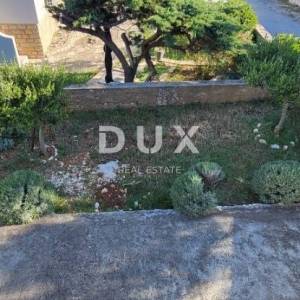 OTOK PAG, KOŠLJUN - obiteljska kuća uz more