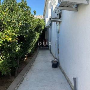 OTOK PAG, PAG - apartmanska kuća sa restoranom