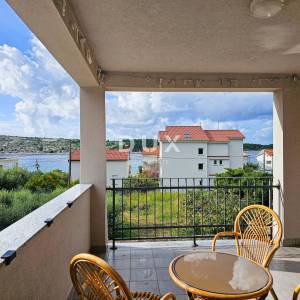 OTOK RAB, BARBAT - Kuća na odličnoj lokaciji 100 m od mora