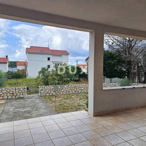 OTOK RAB, BARBAT - Kuća na odličnoj lokaciji 100 m od mora