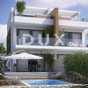 PAG, NOVALJA - Dvoetažni penthouse s krovnom terasom