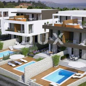 PAG, NOVALJA - Dvoetažni penthouse s krovnom terasom