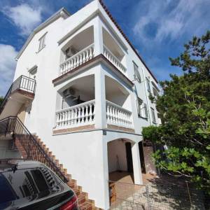 Pag,  Vidalići, kuća sa 6 apartmana, s pogledom na more!