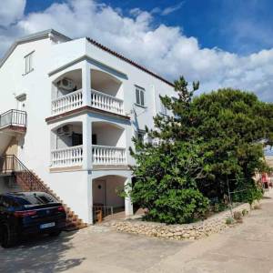 Pag,  Vidalići, kuća sa 6 apartmana, s pogledom na more!