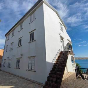 Pag,  Vidalići, kuća sa 6 apartmana, s pogledom na more!