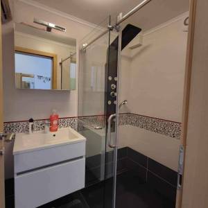 Pag,  Vidalići, kuća sa 6 apartmana, s pogledom na more!