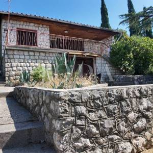 Parcela od 1058m2 100m od mora