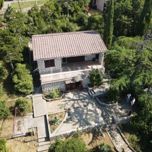 Parcela od 1058m2 100m od mora