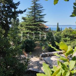 Parcela od 1058m2 100m od mora