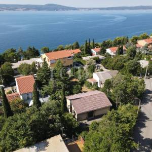 Parcela od 1058m2 100m od mora