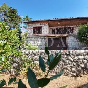 Parcela od 1058m2 100m od mora