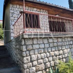 Parcela od 1058m2 100m od mora