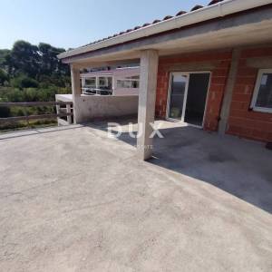 PAŠMAN, BANJ - PRILIKA! Kuća 100 m od mora