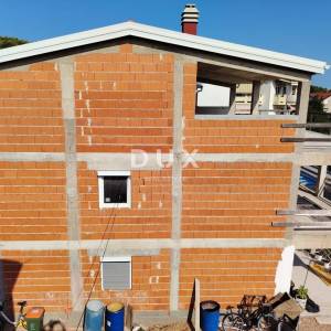 PAŠMAN, BANJ - PRILIKA! Kuća 100 m od mora