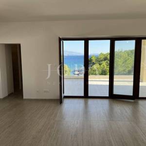 Penthouse prvi red do plaže, Krk