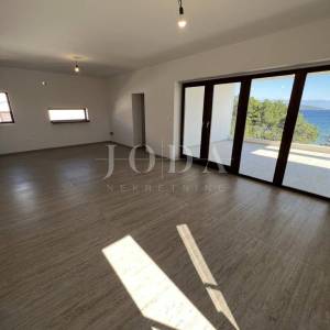 Penthouse prvi red do plaže, Krk