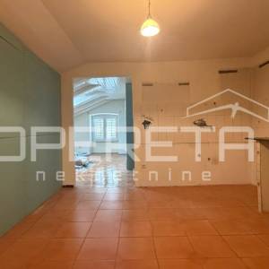 Peterosobni stan u centru Rijeke – odlična investicija!