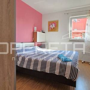 Petrčane – jednosoban apartman s balkonom, 200 m od mora