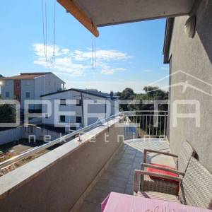 Petrčane – jednosoban apartman s balkonom, 200 m od mora