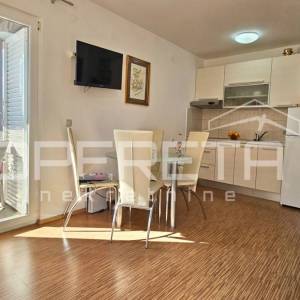 Petrčane – jednosoban apartman s balkonom, 200 m od mora