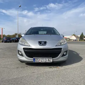 Peugeot 207 1,4, 2011 benzin