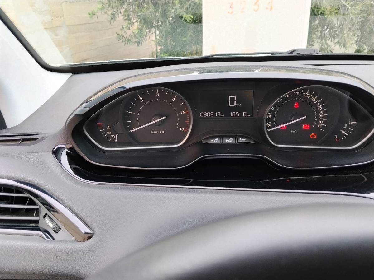 Peugeot 208 1.6 HDI