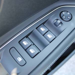 Peugoet 3008 1.2 Puretech AUTOMATIK Allure *LED, NAVIGACIJA, KAMERA*