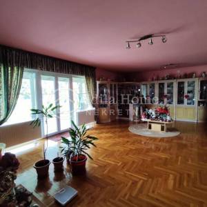 Pisarovina/Bratina 7-sobna obiteljska kuća 589 m2 BEZ PROVIZIJE