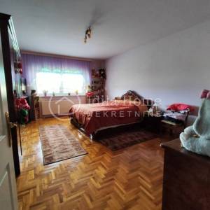 Pisarovina/Bratina 7-sobna obiteljska kuća 589 m2 BEZ PROVIZIJE