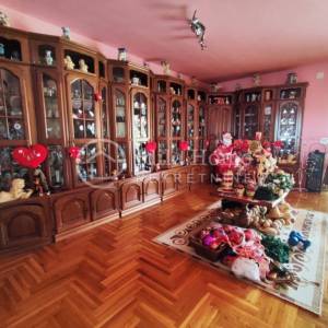 Pisarovina/Bratina 7-sobna obiteljska kuća 589 m2 BEZ PROVIZIJE