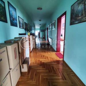 Pisarovina/Bratina 7-sobna obiteljska kuća 589 m2 BEZ PROVIZIJE