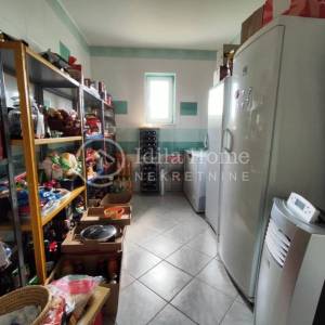 Pisarovina/Bratina 7-sobna obiteljska kuća 589 m2 BEZ PROVIZIJE