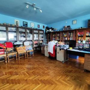 Pisarovina/Bratina 7-sobna obiteljska kuća 589 m2 BEZ PROVIZIJE